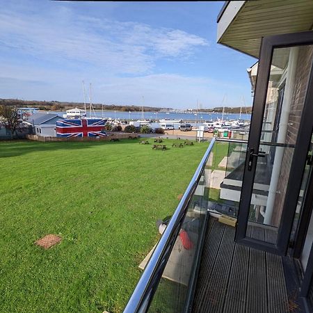 Folly View Villa Newport  Buitenkant foto