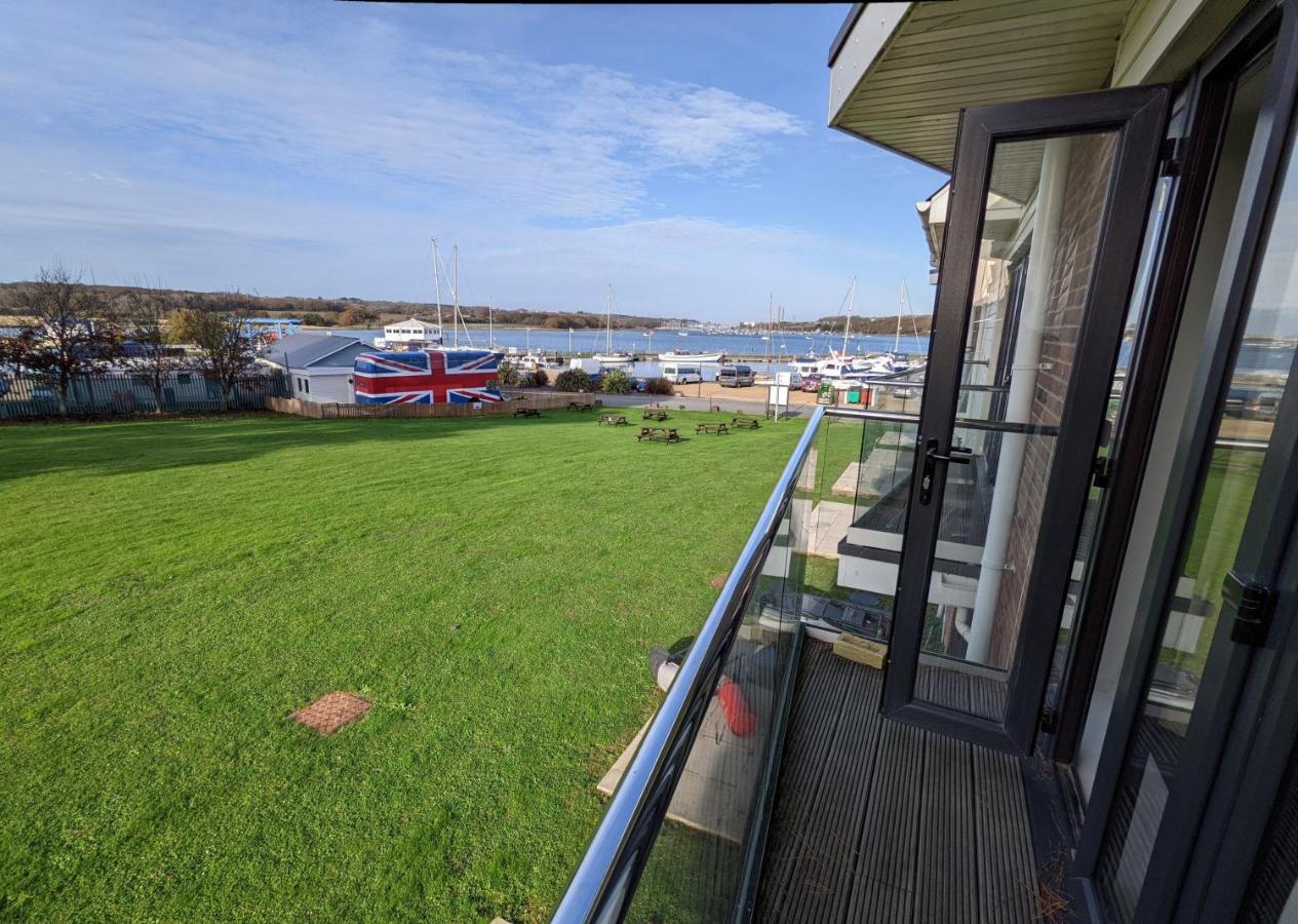 Folly View Villa Newport  Buitenkant foto